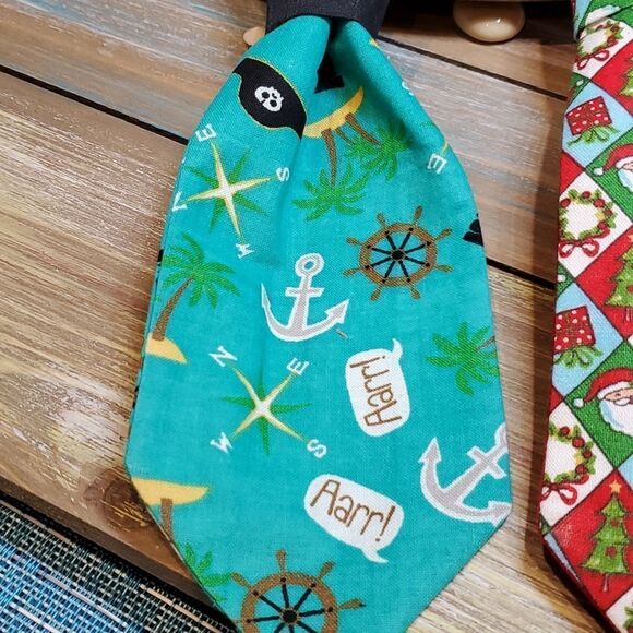 #5 Large 10.5" Pirates & Santa Christmas Dog Ties Handmade - Picture 2 of 4